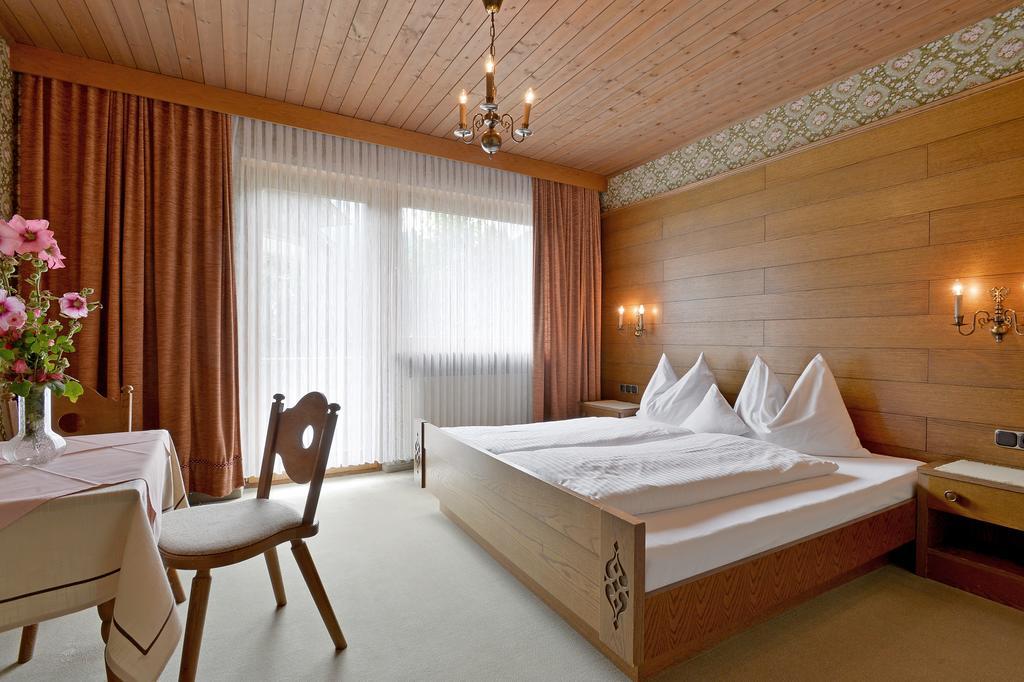 Landhaus Zum Griena Mayrhofen Pokój zdjęcie